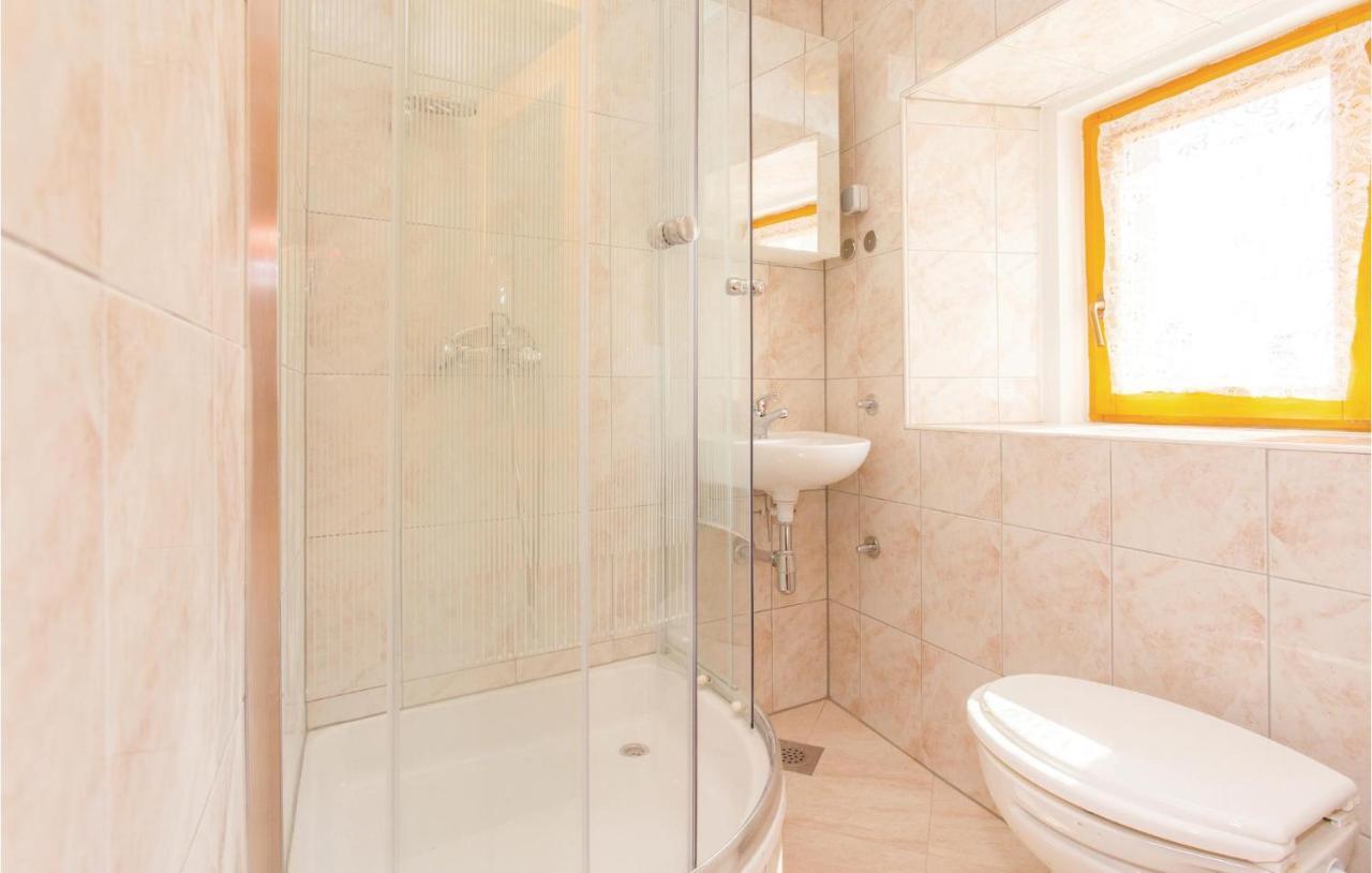 1 Bedroom Beautiful Apartment In Омишаль Экстерьер фото