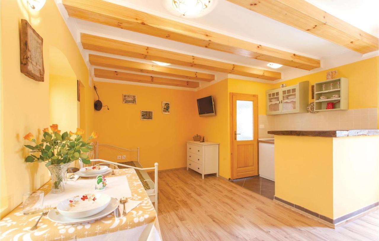 1 Bedroom Beautiful Apartment In Омишаль Экстерьер фото